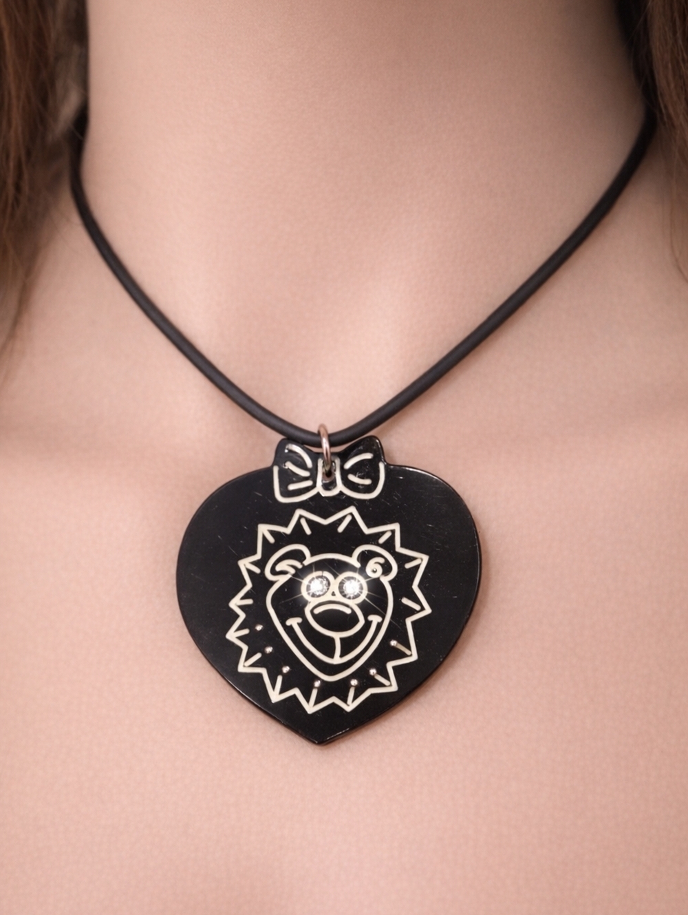 Leo (Lion) July 23–August 22 Black Zodiac Pendant Rubber Cord Necklace